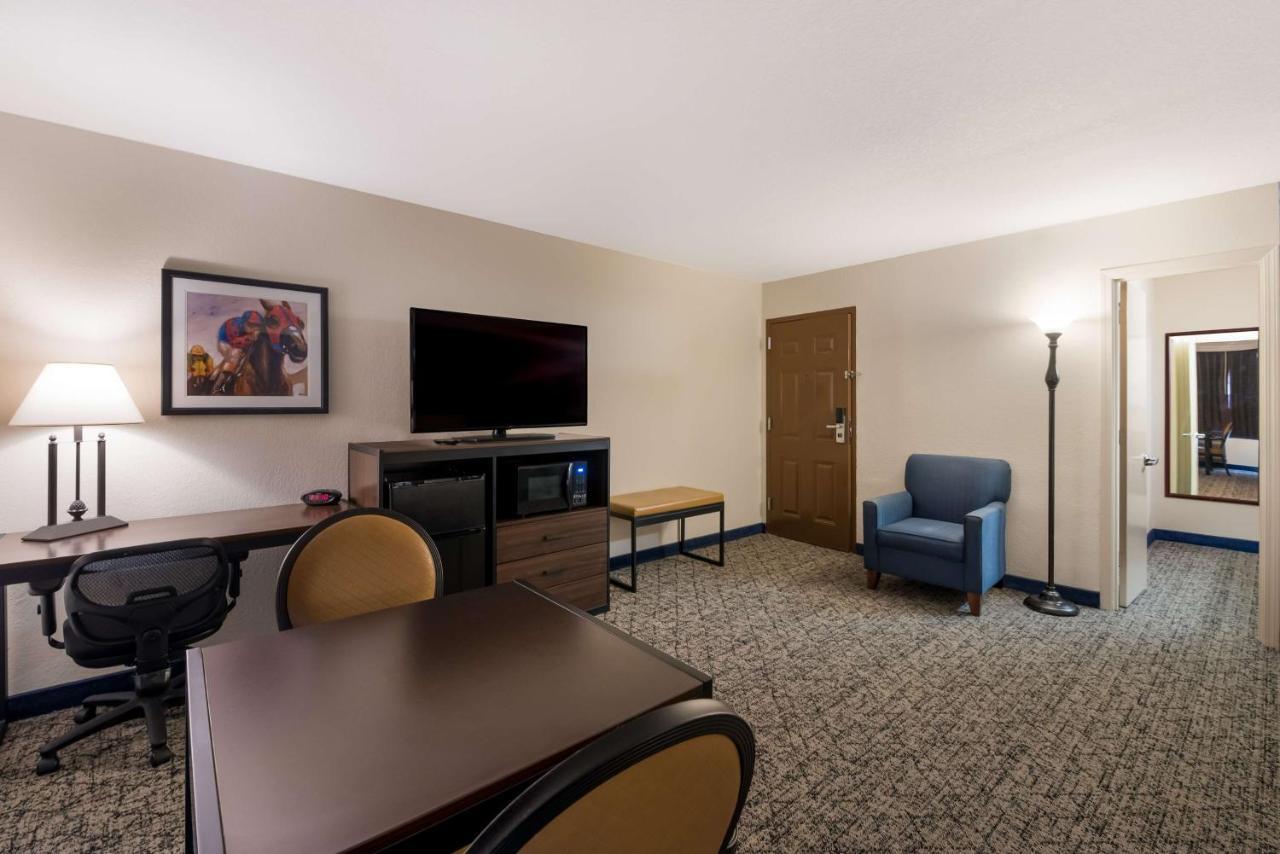 Best Western Winners Circle Hot Springs Exterior foto